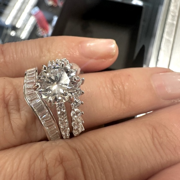 New Stunning Crystal Set of 2 Bands ring rings sz 8 solid 925 sterling silver - Picture 6 of 6